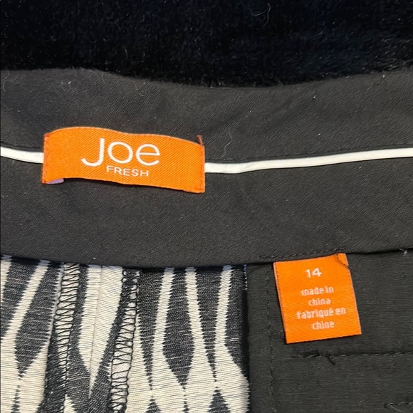 Joe Fresh Black & White Geometric Tribal Print Shorts – Size 14 - Picture 6 of 9